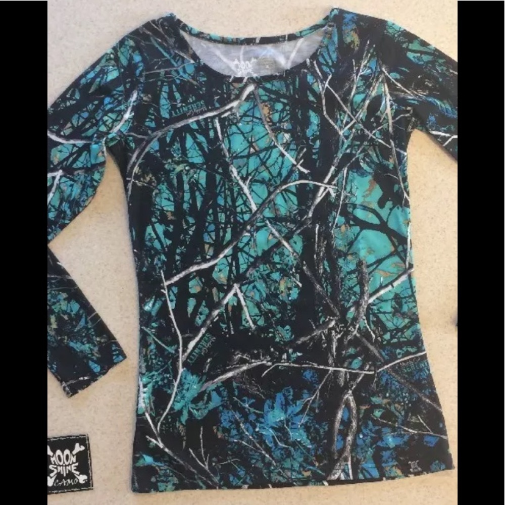 Moonshine Muddy Girl Green Camo L/S Shirt Medium